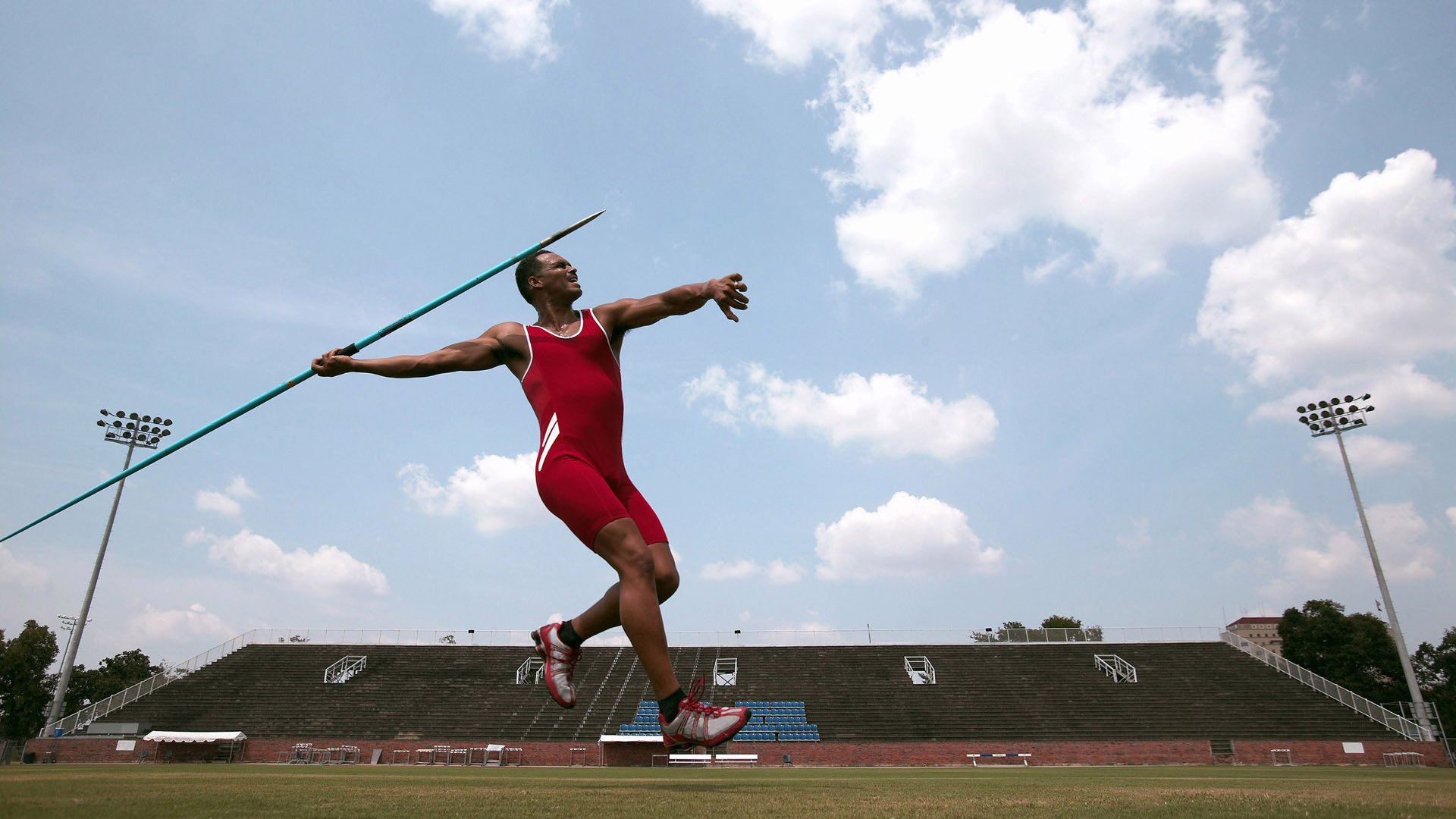 巴黎奥运会资格系列赛先后在上海和布达佩斯举行，共有158名运动员通过该赛事获得巴黎奥运会参赛资格。